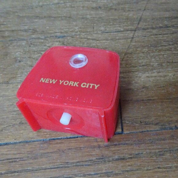 Vintage New York Souvenir Picture Viewer - Picture 2 of 8